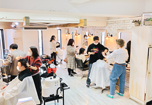 忙しいお店だからこそ、効率良く動く技術を身につけられます